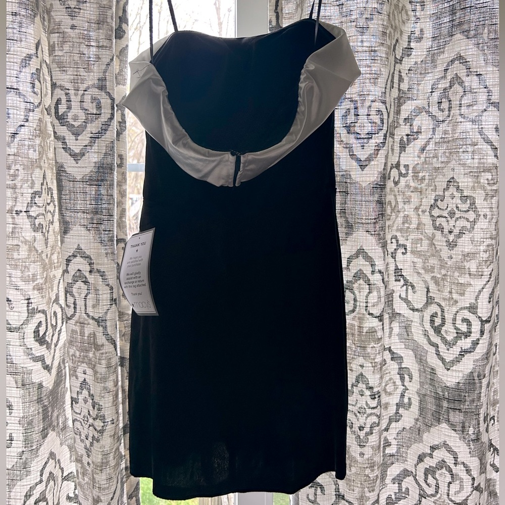 short strapless dress, from Macys. size large. black